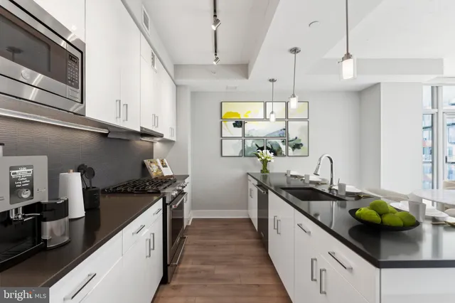 $899,000 | 88 V Street Southwest, Unit 509, Washington, DC 20024