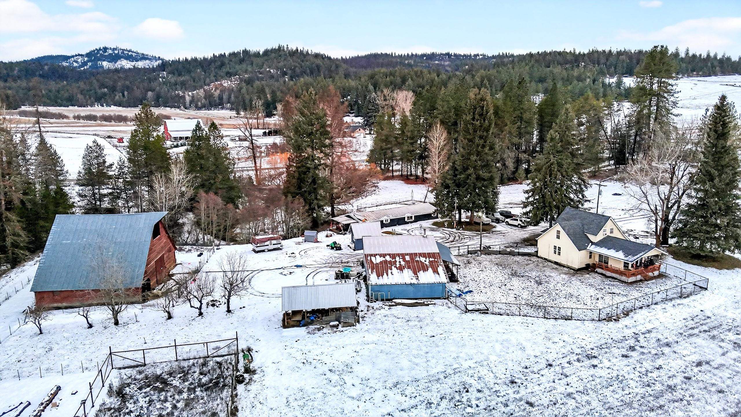 671 Baker Lake Road Newport, WA 99156 - Photo 2 of 48