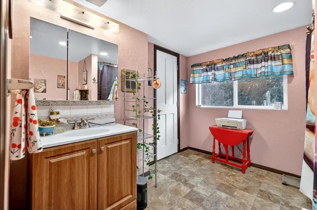 $725,000 | 671 Baker Lake Road, Newport, WA 99156