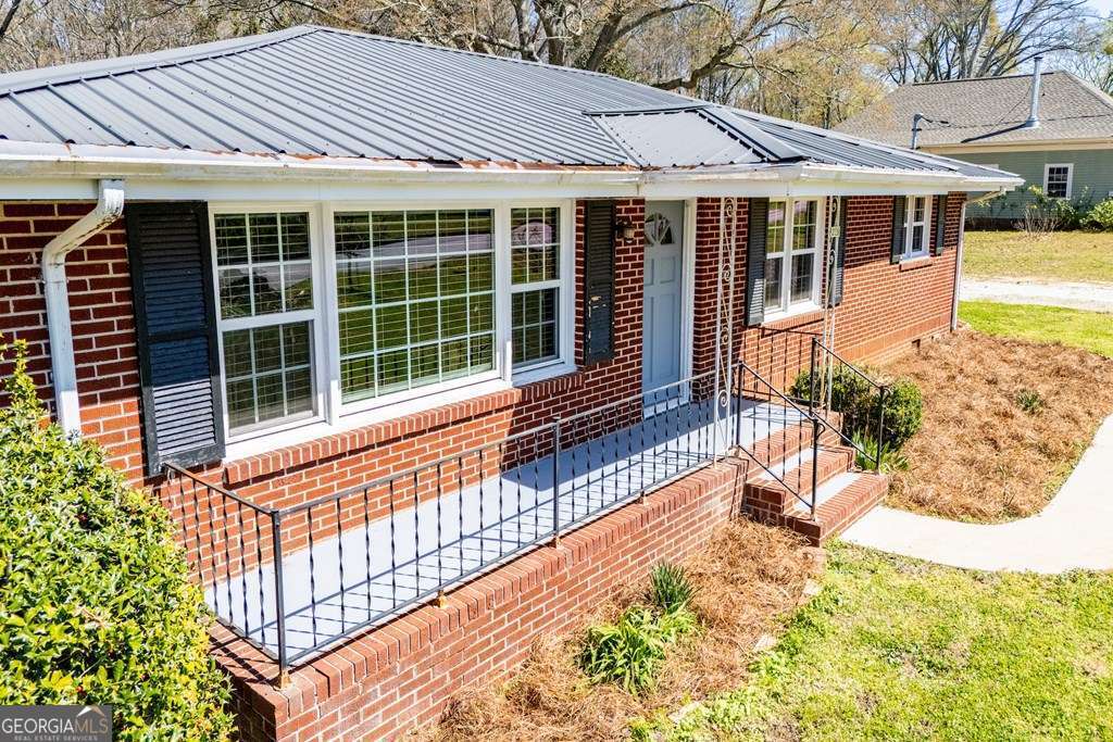 228 Bevis Street Bowdon, GA 30108 - Photo 6 of 77