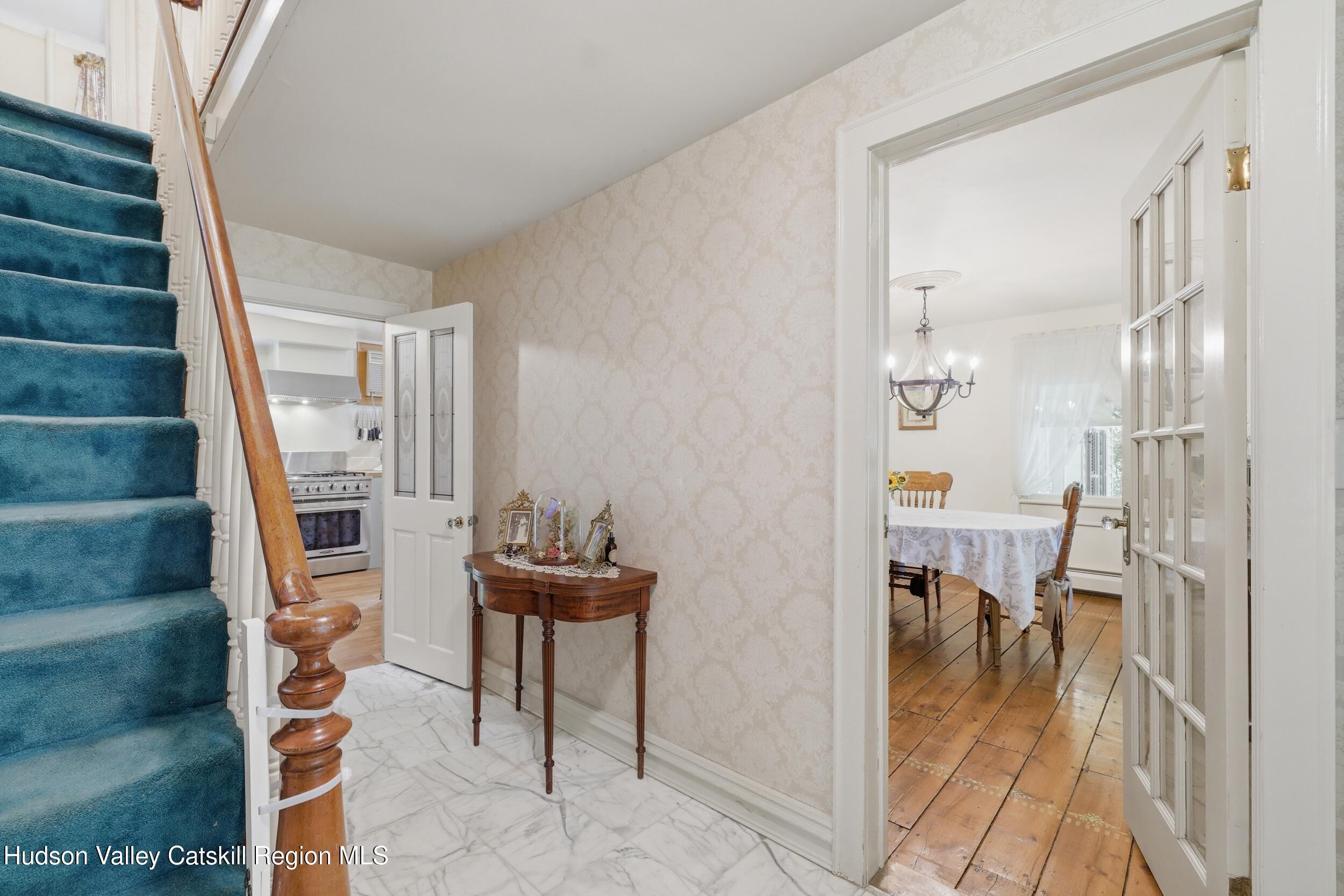 118 Maple Hill Road Rosendale, NY 12472 - Photo 21 of 41 118maplestairs
