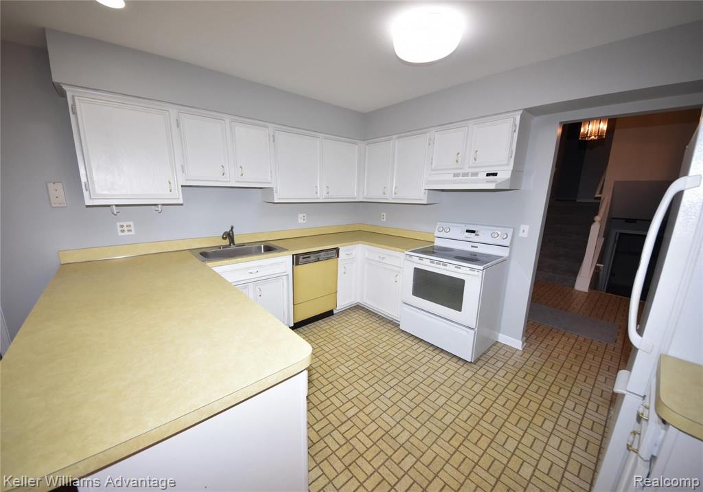 14679 Riverside Street Livonia, MI 48154 - Photo 12 of 27