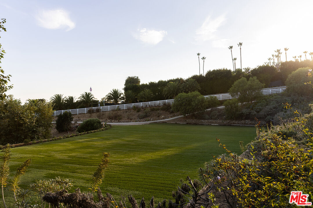 5944 Cavalleri Road Malibu, CA 90265 - Photo 15 of 33 Gallery Image 15