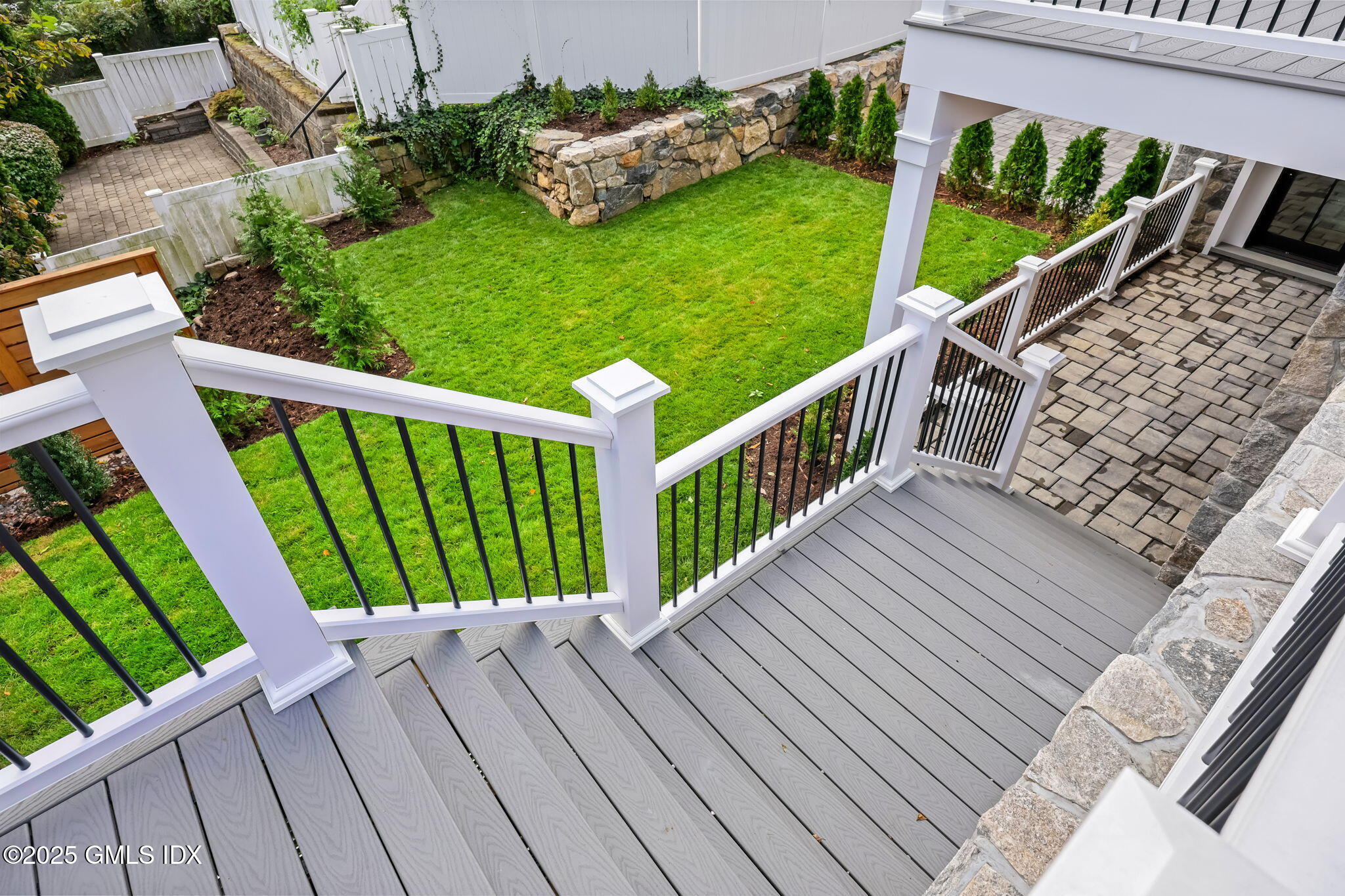 148 East Elm Street, Unit 2 Greenwich, CT 06830 - Photo 4 of 7 5-web-or-mls-148-e-elm-st-unit-1