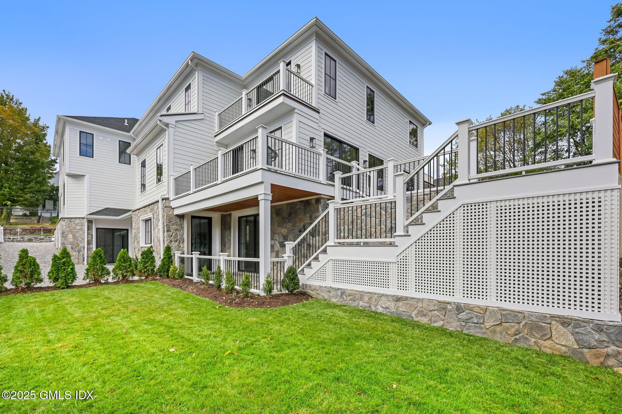 148 East Elm Street, Unit 2 Greenwich, CT 06830 - Photo 6 of 7 3-web-or-mls-148-e-elm-st-unit-1