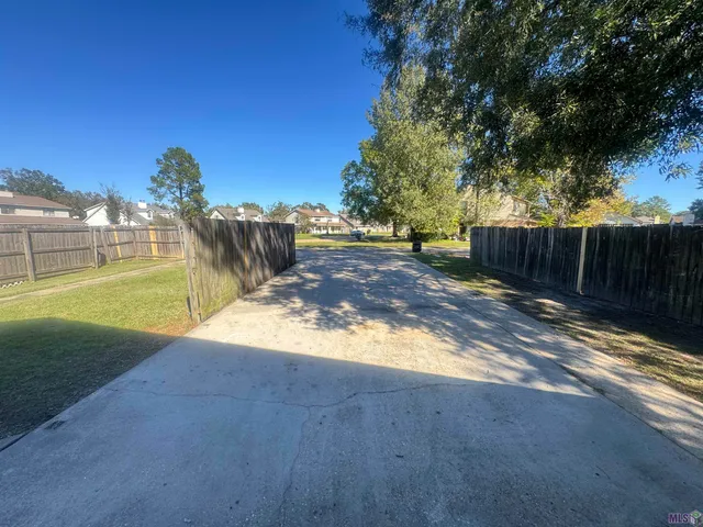 $174,900 | 3251 King Bradford Drive, Baton Rouge, LA 70816