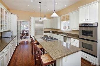 14 Upper Price Road Olivette, MO 63132 - Photo 5 of 16