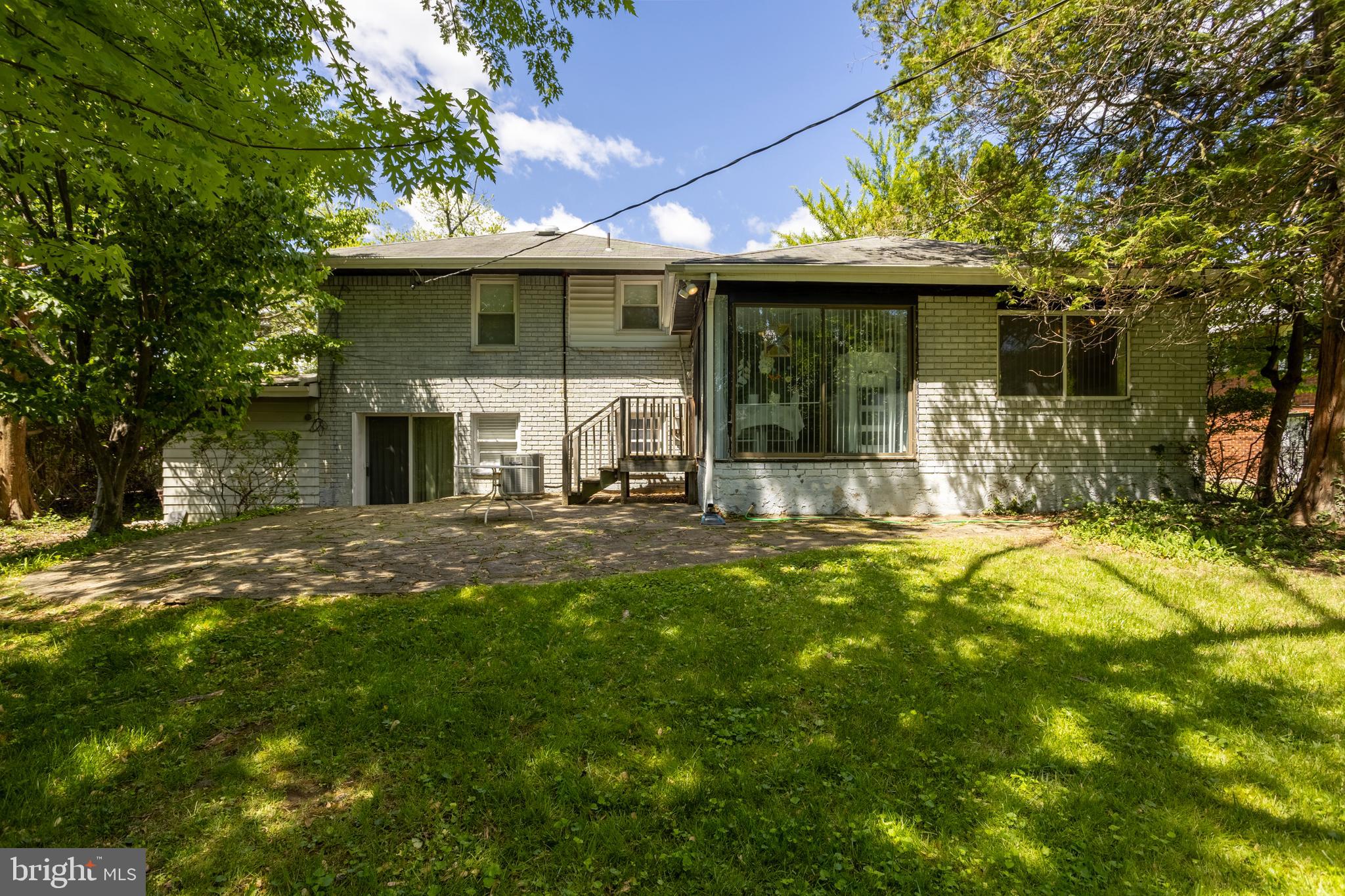 6609 Amleigh Road Baltimore, MD 21209 - Photo 4 of 44