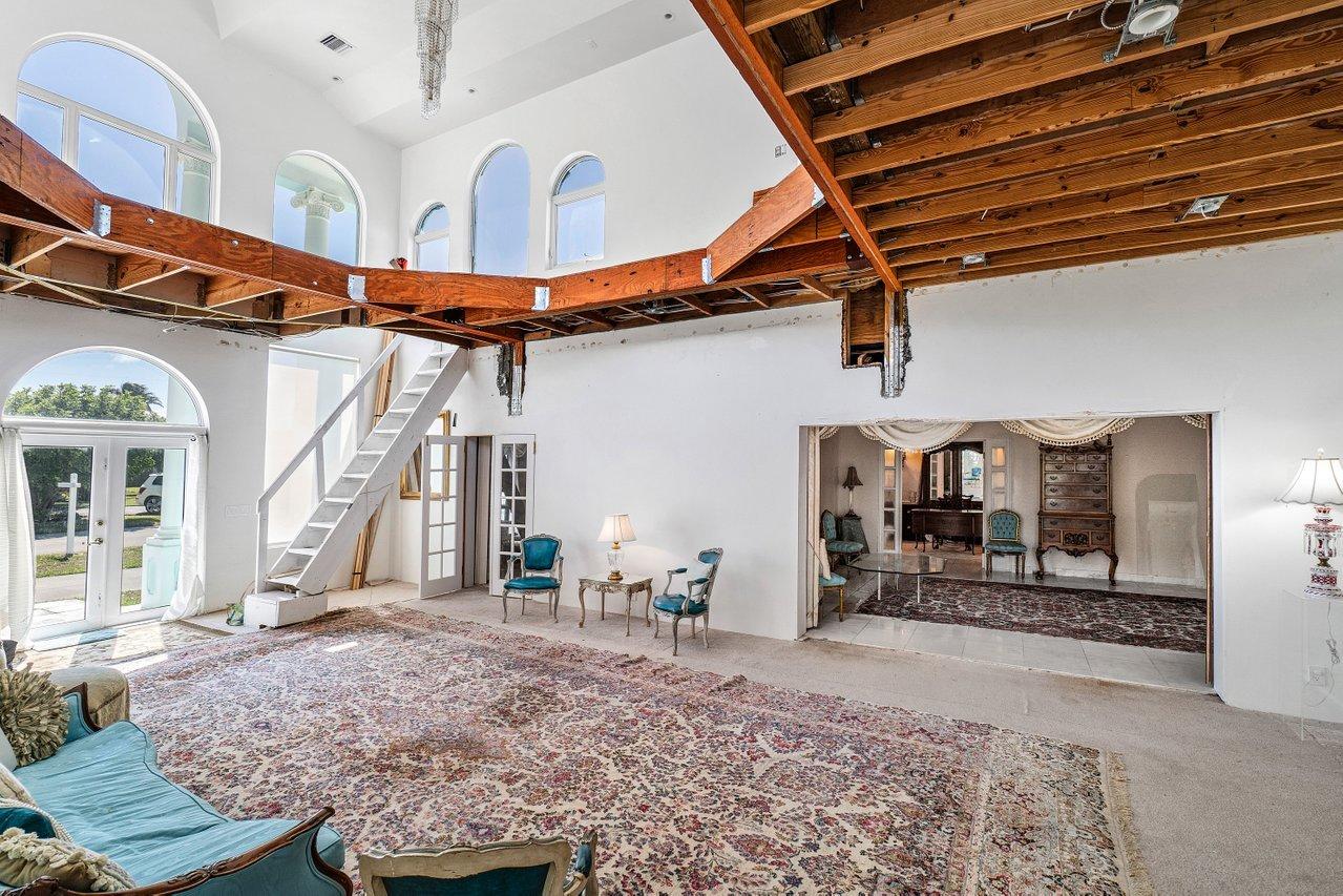 1230 Dolphin Road Singer Island, FL 33404 - Photo 33 of 40 GRAND SALON