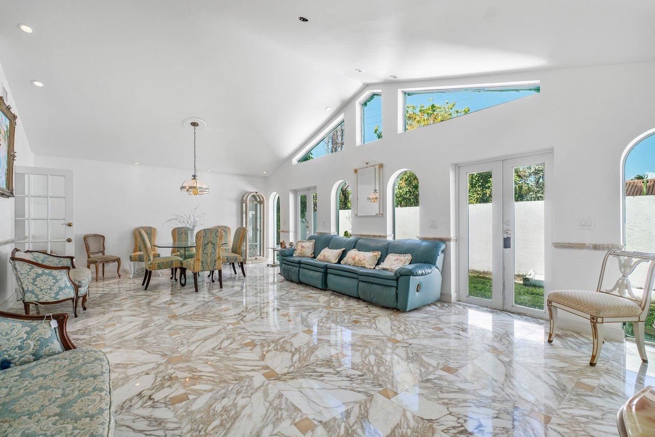 1230 Dolphin Road Singer Island, FL 33404 - Photo 6 of 40 FLORIDA ROOM