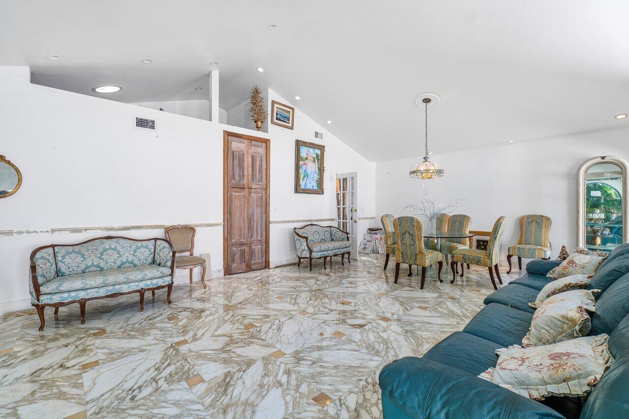 1230 Dolphin Road Singer Island, FL 33404 - Photo 7 of 40 FLORIDA ROOM
