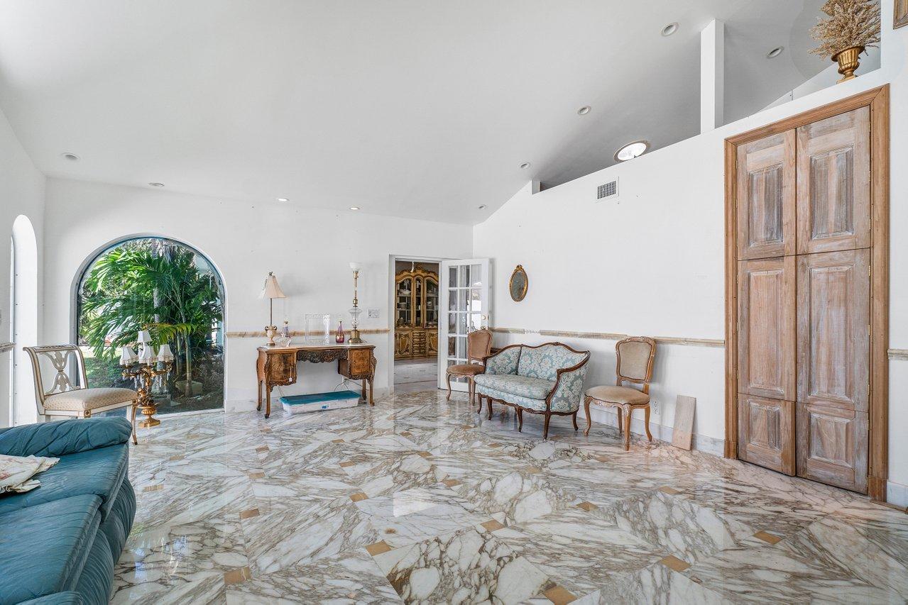 1230 Dolphin Road Singer Island, FL 33404 - Photo 8 of 40 FLORIDA ROOM