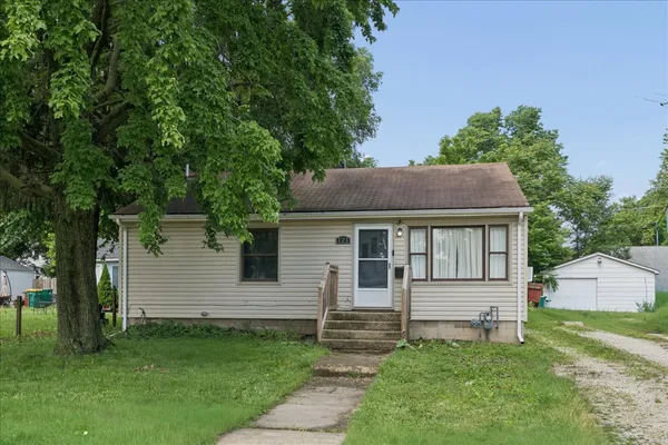 $249,900 | 121 Davison Street, Joliet, IL 60433