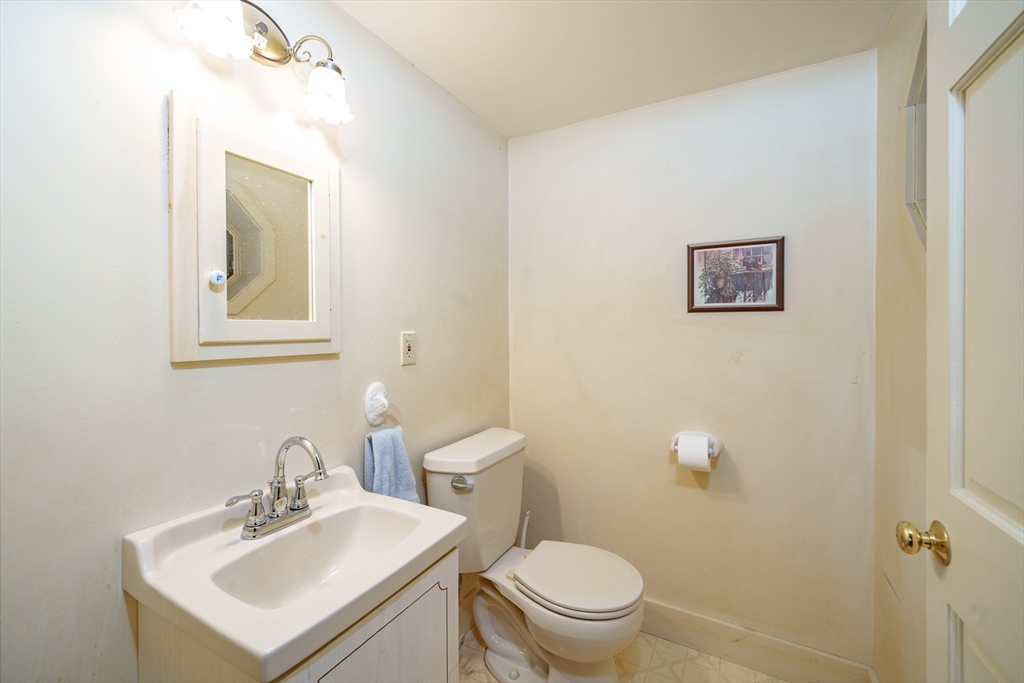 1177 Northampton Street Holyoke, MA 01040 - Photo 11 of 39