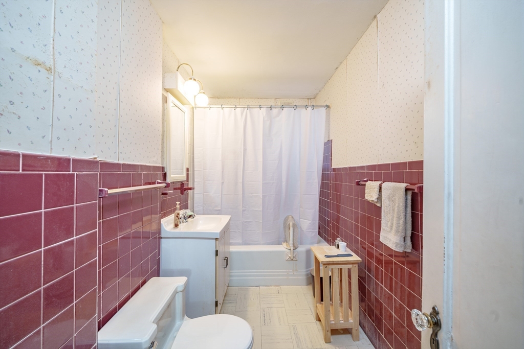 1177 Northampton Street Holyoke, MA 01040 - Photo 22 of 39