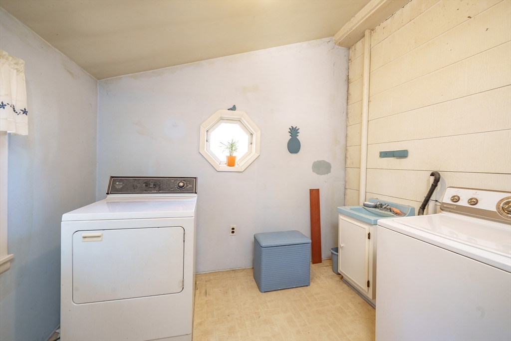 1177 Northampton Street Holyoke, MA 01040 - Photo 25 of 39