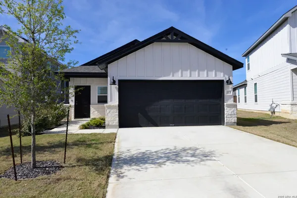 $2,500 | 113 Winding Windmill, Boerne, TX 78006