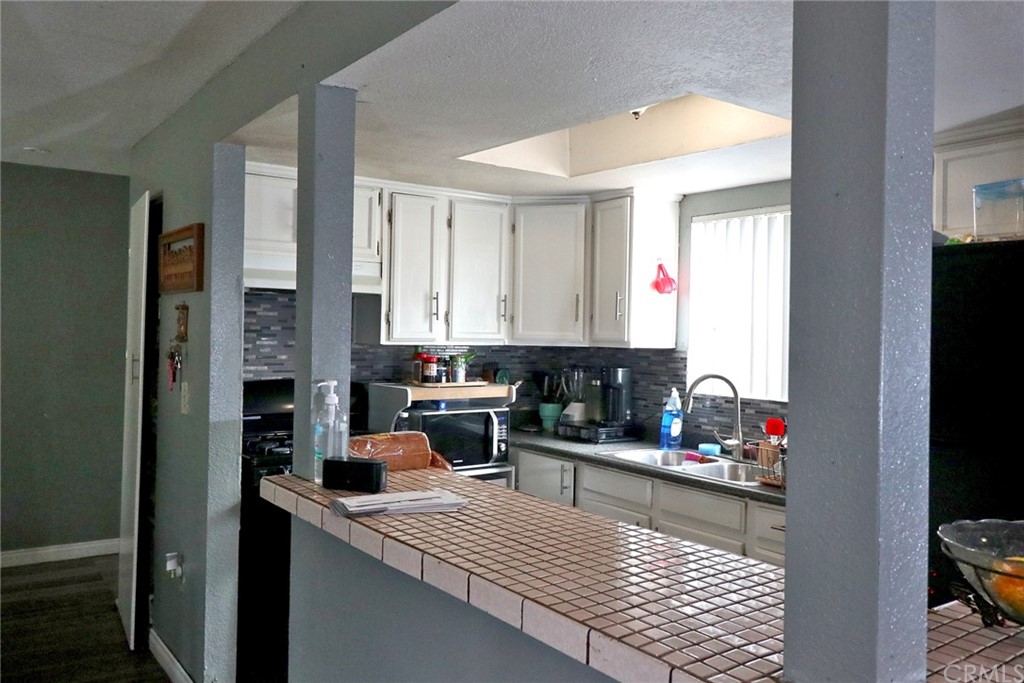 9706 Evers Avenue Los Angeles, CA 90002 - Photo 8 of 14