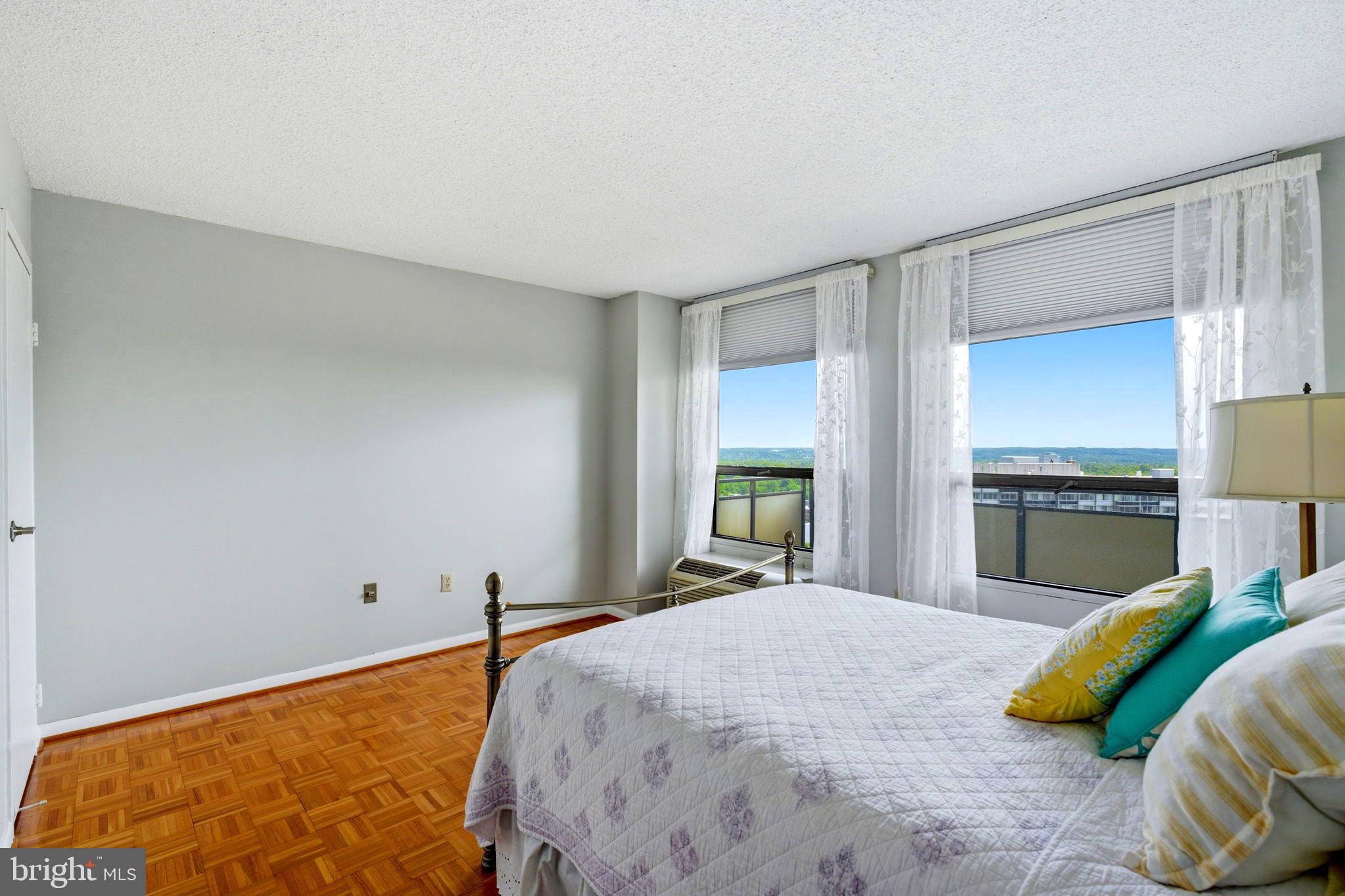 205 East Joppa Road, Unit 1809 Towson, MD 21286 - Photo 20 of 31 Spacious guest room