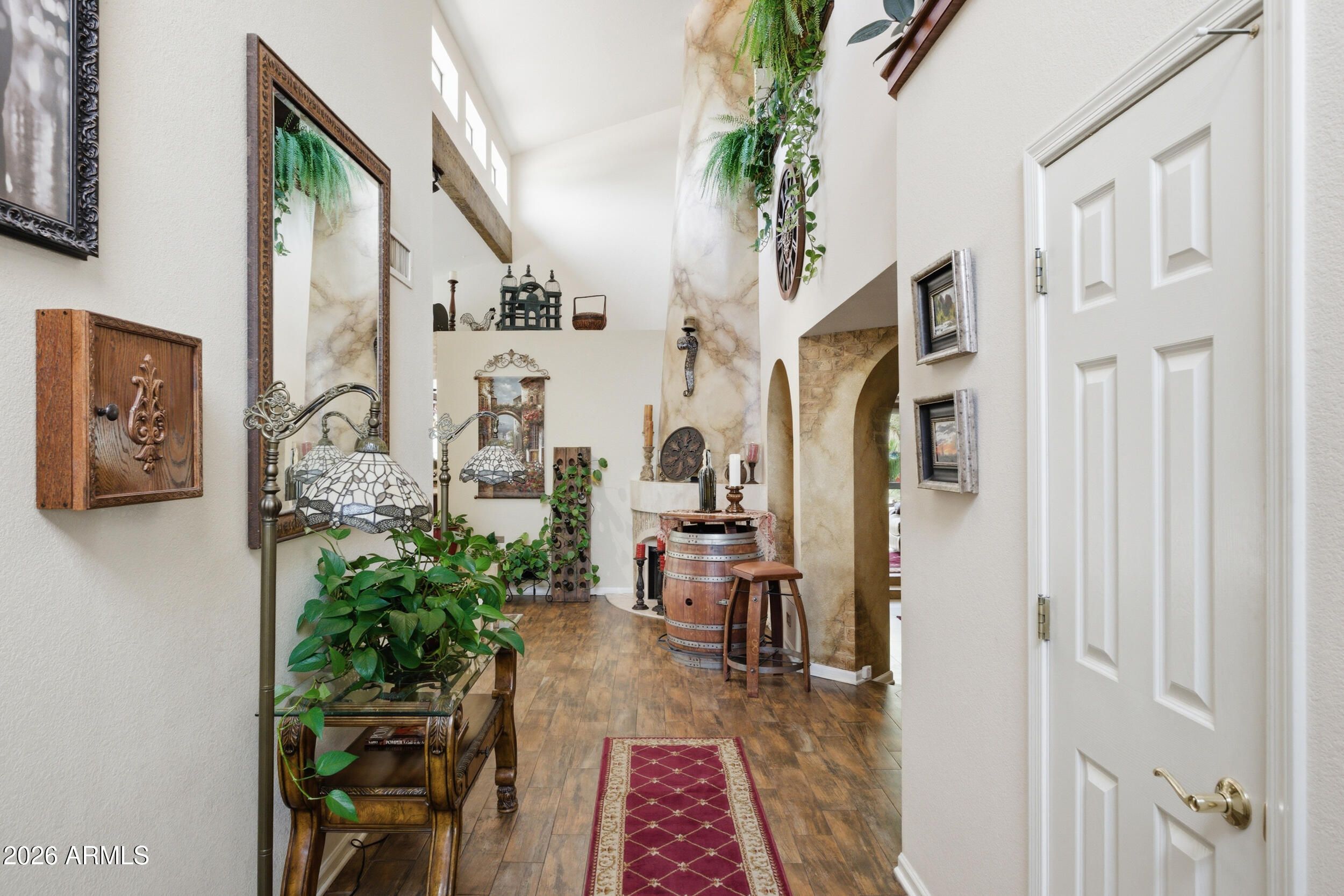 1036 East Shangri La Road Phoenix, AZ 85020 - Photo 4 of 58 Foyer