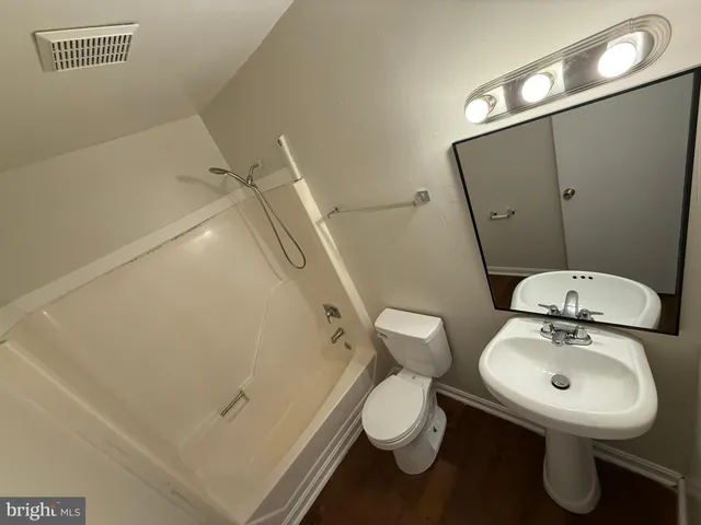 $1,895 | 4 Manchester Court, Fredericksburg, VA 22408