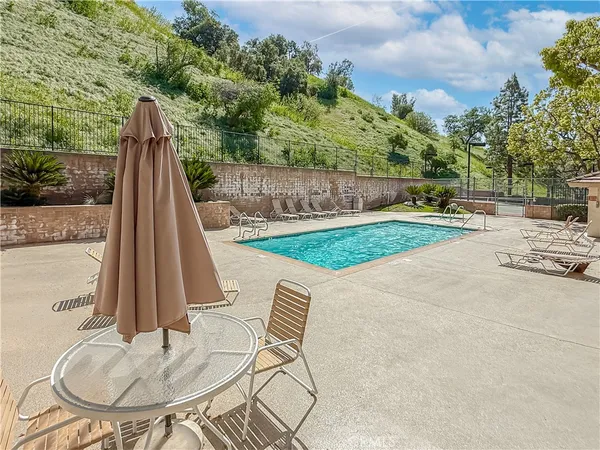 $789,000 | 26120 Alizia Canyon Drive, Unit E, Calabasas, CA 91302