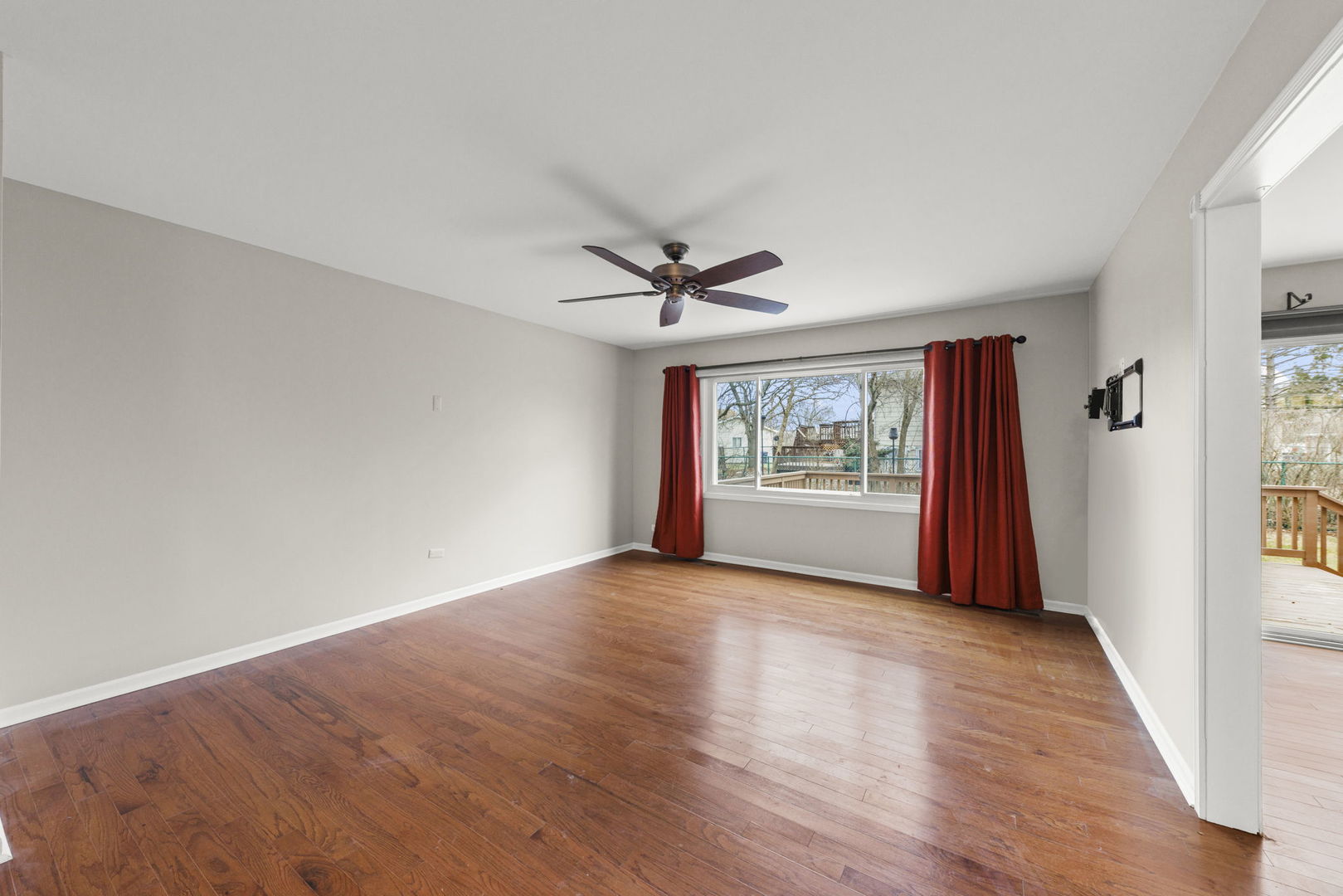 1263 Exeter Court Wheaton, IL 60189 - Photo 11 of 25 a view of an empty room with a window