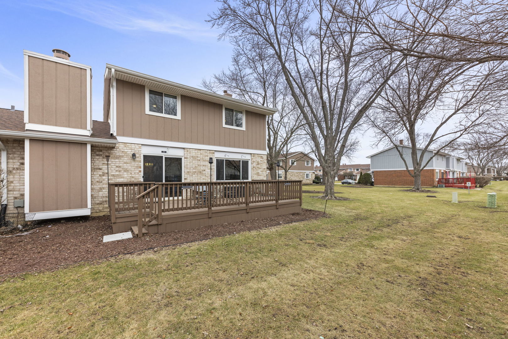 1263 Exeter Court Wheaton, IL 60189 - Photo 2 of 25 front view of house with a yard