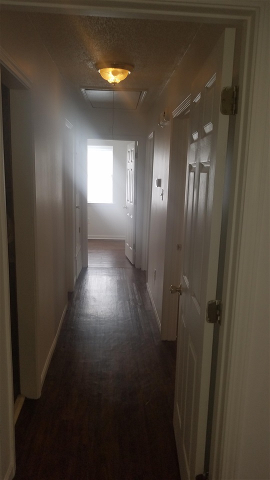 365 King Road Memphis, TN 38109 - Photo 5 of 9 a view of empty room