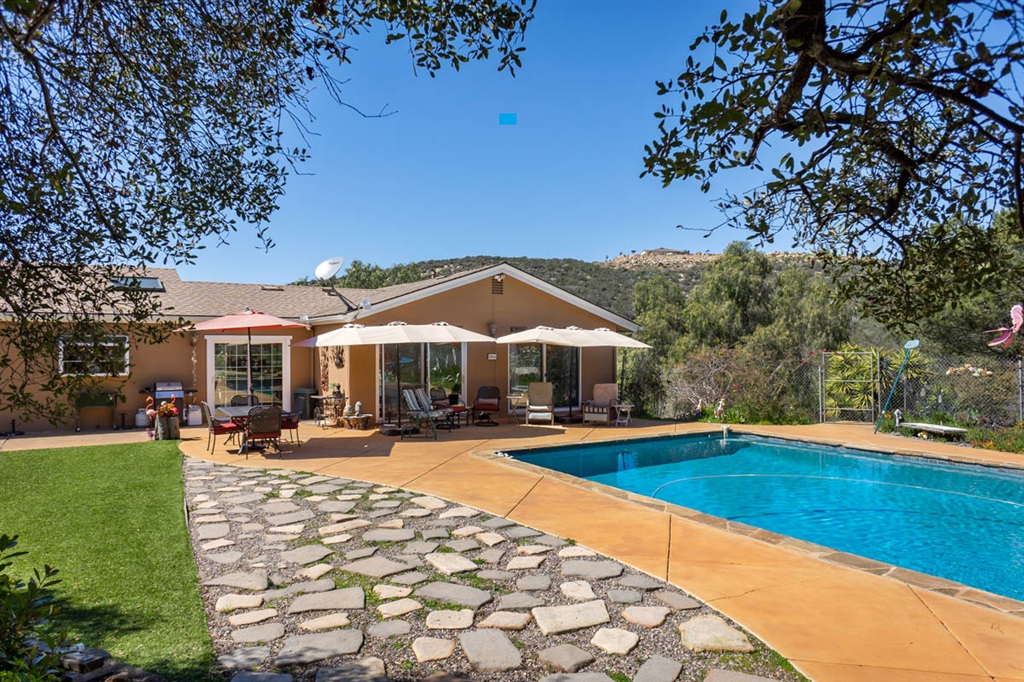 8952 Mt Israel Road Escondido, CA 92029 - Photo 4 of 24