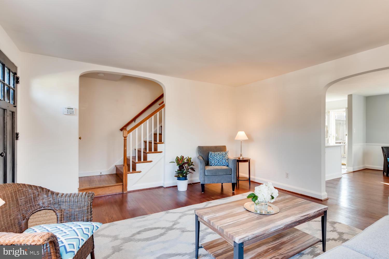 151 Dumbarton Road Baltimore, MD 21212 - Photo 5 of 32 Lots of natural light