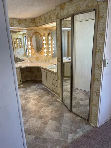 a view of walk in closet