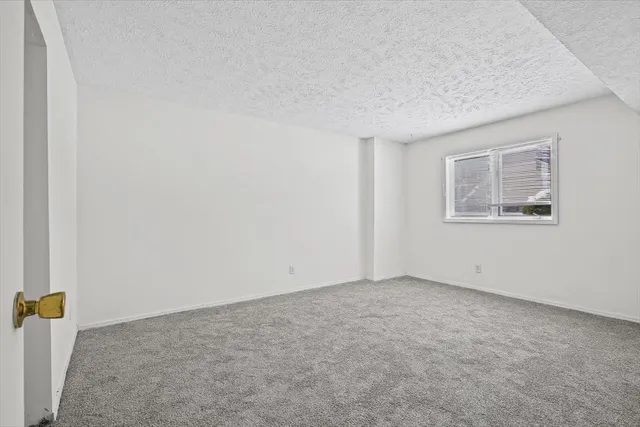 $95,000 | 1916 Tracy Drive, Unit 31, Bloomington, IL 61704