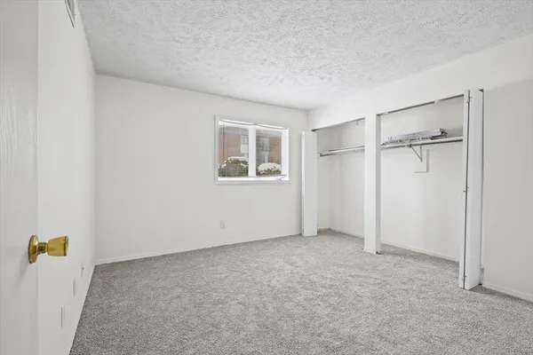 $87,500 | 1916 Tracy Drive, Unit 31, Bloomington, IL 61704
