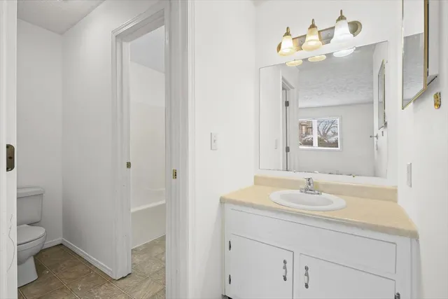 $95,000 | 1916 Tracy Drive, Unit 31, Bloomington, IL 61704