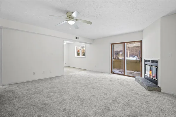 $87,500 | 1916 Tracy Drive, Unit 31, Bloomington, IL 61704