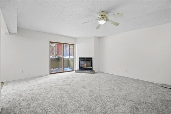 $87,500 | 1916 Tracy Drive, Unit 31, Bloomington, IL 61704