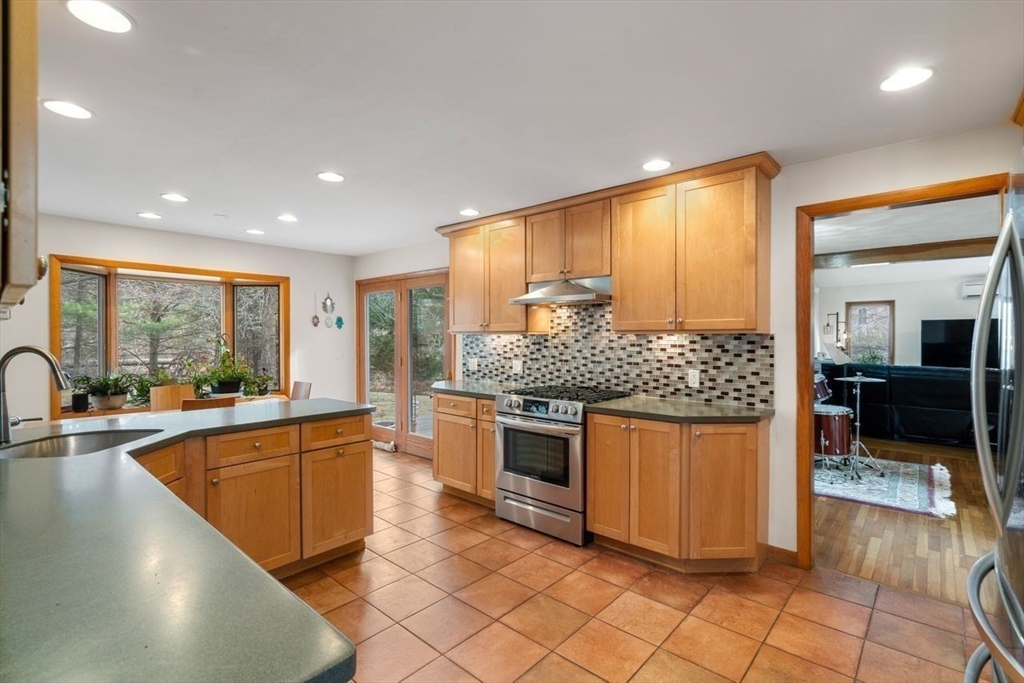 198 River Road Andover, MA 01810 - Photo 11 of 26 Gallery Image 11