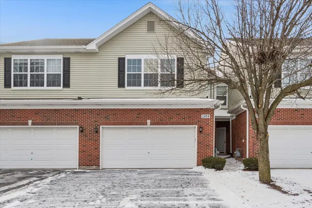 $350,000 | 1509 Envee Drive, Bolingbrook, IL 60490
