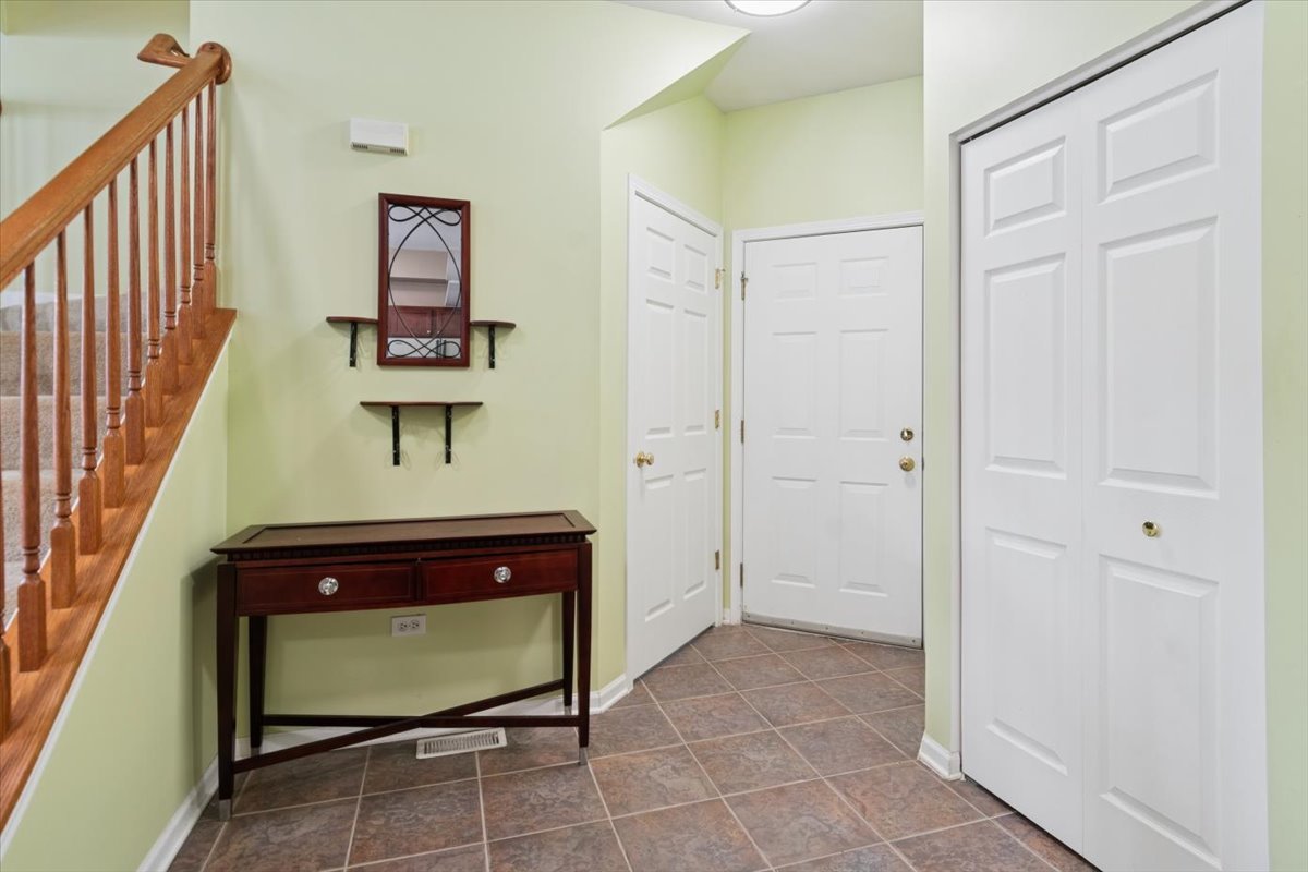 1509 Envee Drive Bolingbrook, IL 60490 - Photo 2 of 28