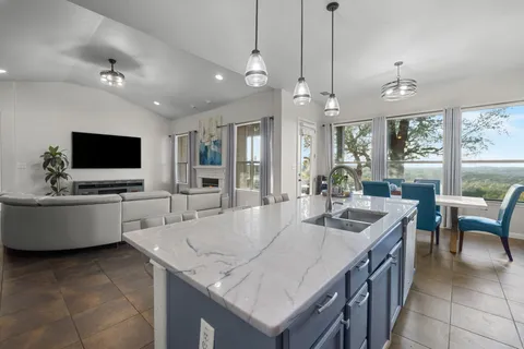 $639,000 | 22112 Rock Wren Road, Spicewood, TX 78669