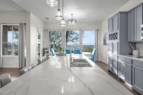 $639,000 | 22112 Rock Wren Road, Spicewood, TX 78669