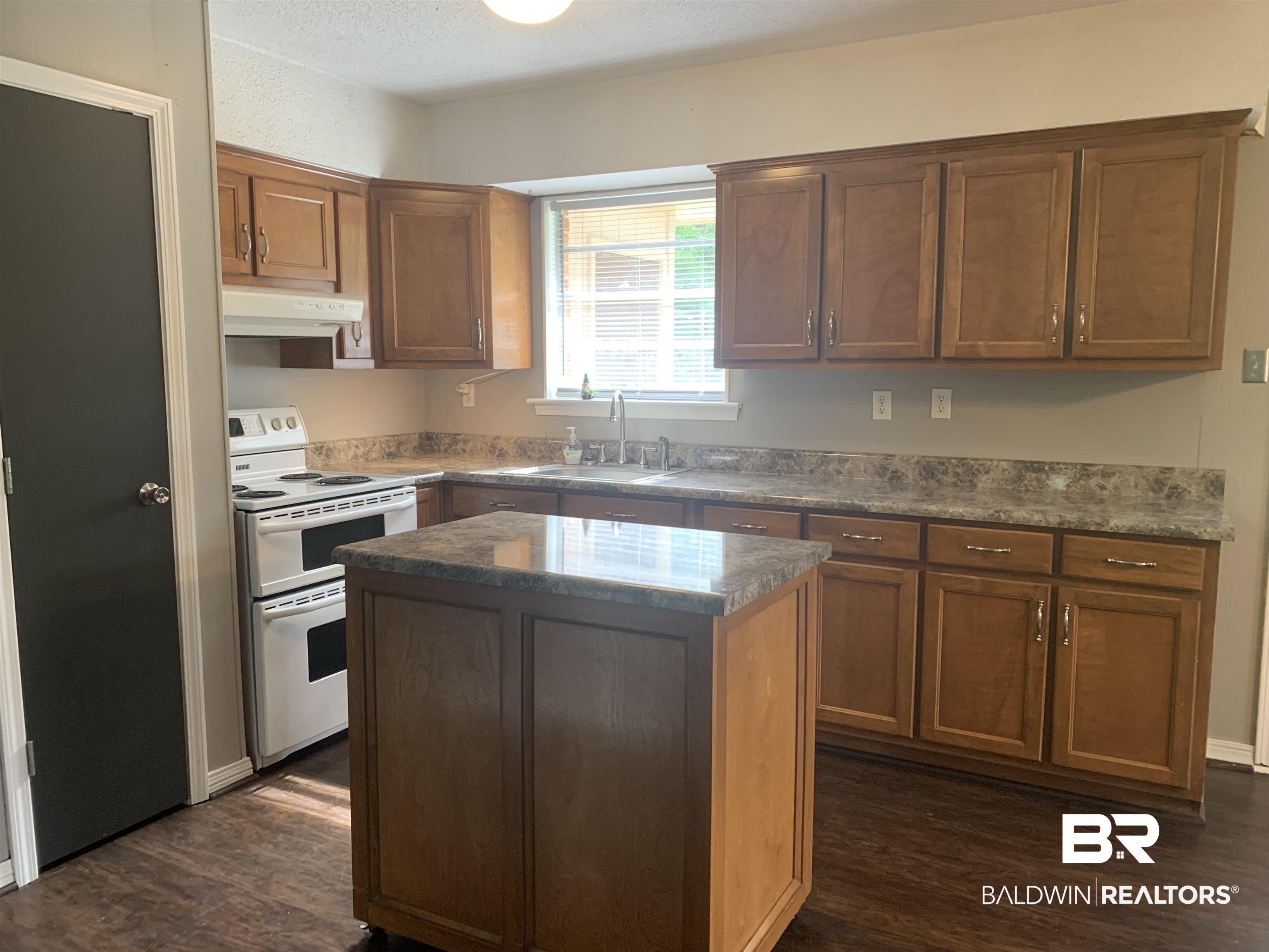 4430 Champlain Avenue Mobile, AL 36619 - Photo 7 of 13