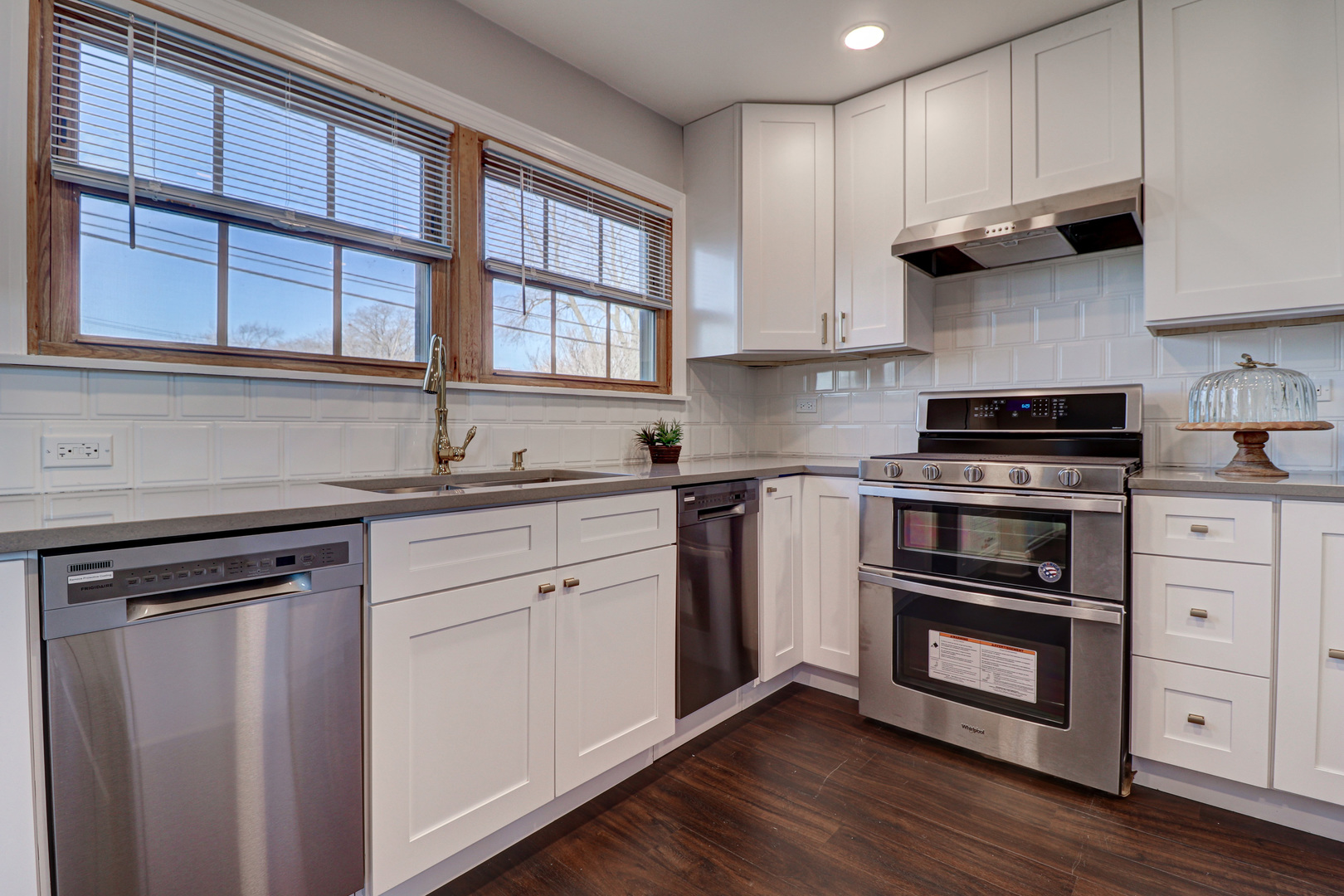 7809 East Prairie Road Skokie, IL 60076 - Photo 12 of 32