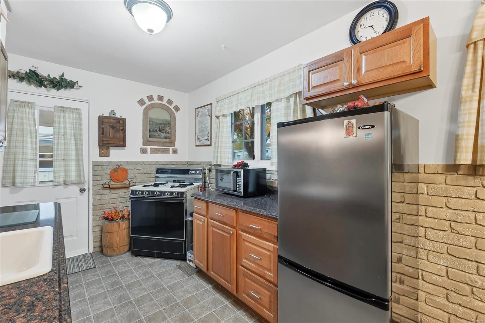 2420 Mullanphy Road Florissant, MO 63031 - Photo 3 of 21 Gallery Image 3