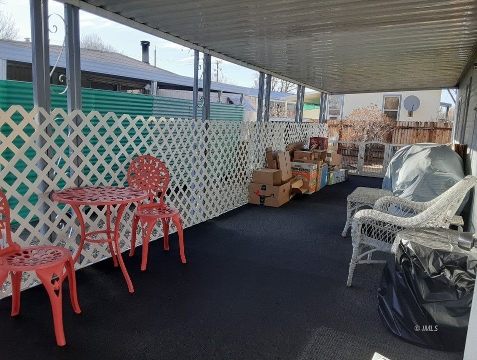 2371 Edinburgh Avenue Bishop, CA 93514 - Photo 2 of 12 Patio