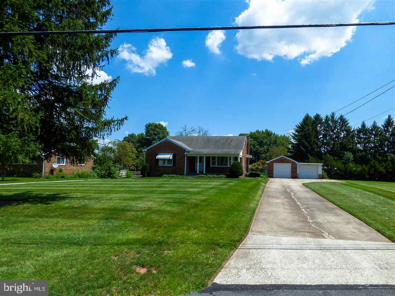 15 Cloverleaf Road York, PA 17406 - Photo 1 of 36