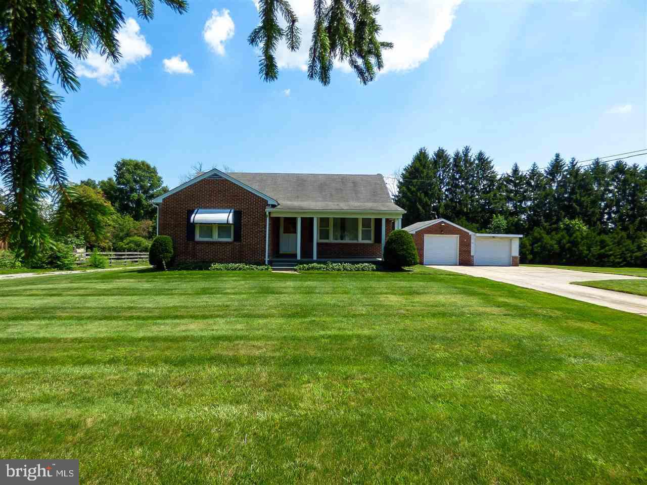 15 Cloverleaf Road York, PA 17406 - Photo 2 of 36