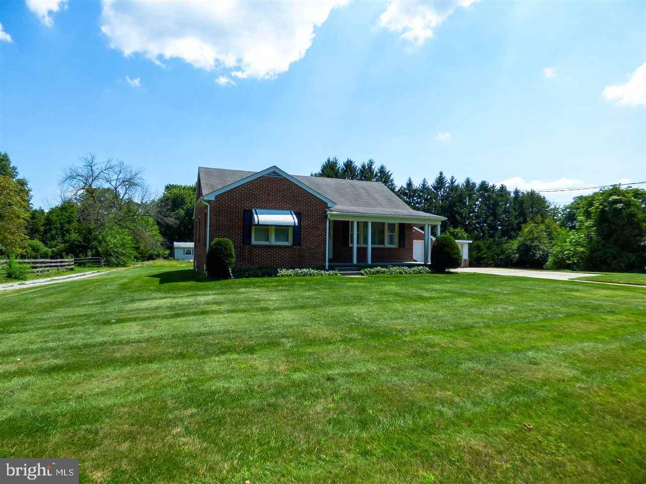 15 Cloverleaf Road York, PA 17406 - Photo 3 of 36