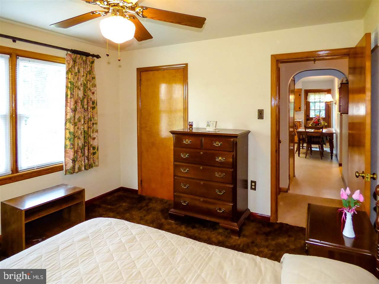 15 Cloverleaf Road York, PA 17406 - Photo 27 of 36